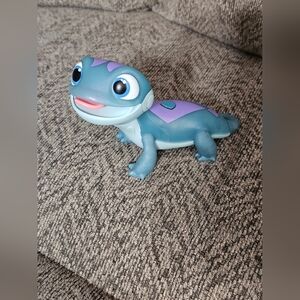 Disney Frozen 2 Fire Spirit's Snowy Snack Salamander Toy with Lights